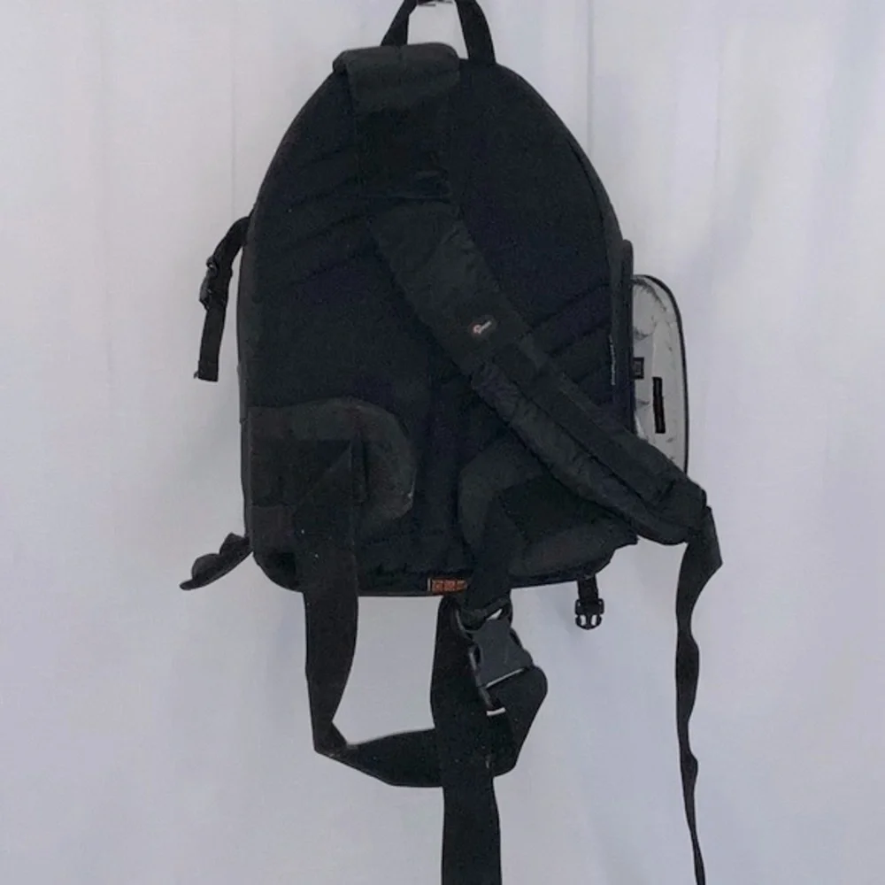 819 Lowepro Slingshot Sling Style Camera Backpack